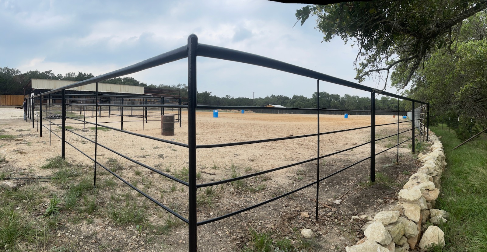 Pipe fence arena